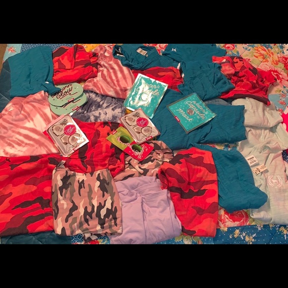 Happy Poshing ! π - Picture 7 of 8